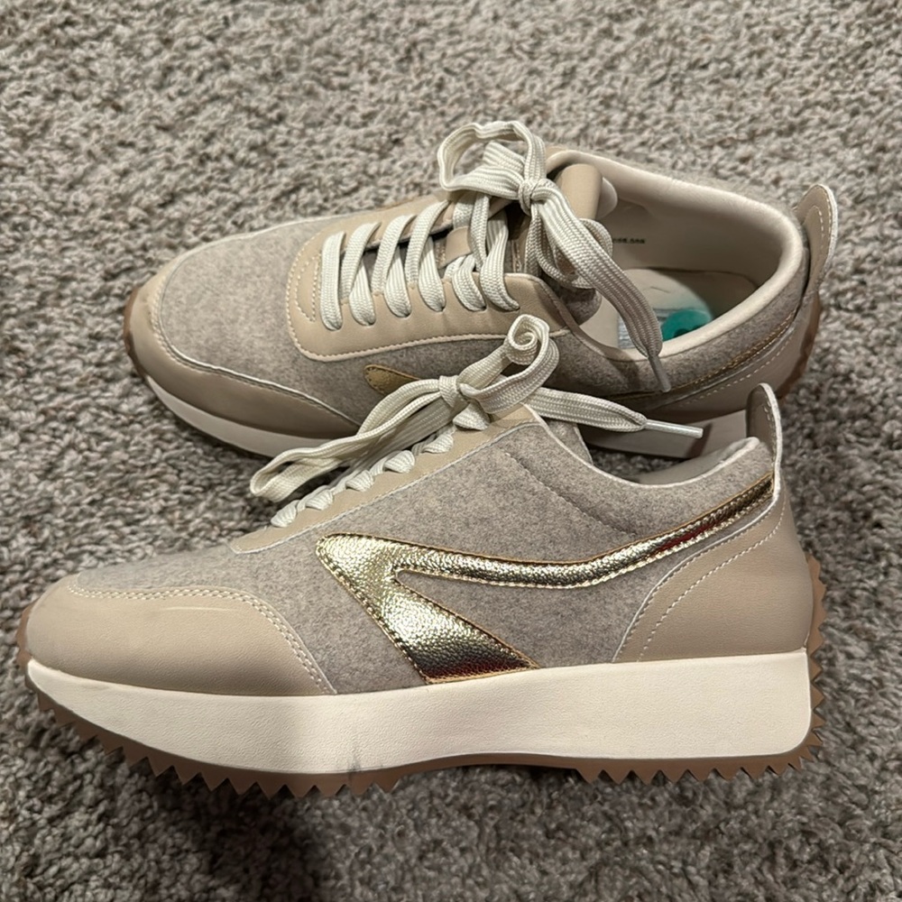 Tan and gold semi platform tennis shoe